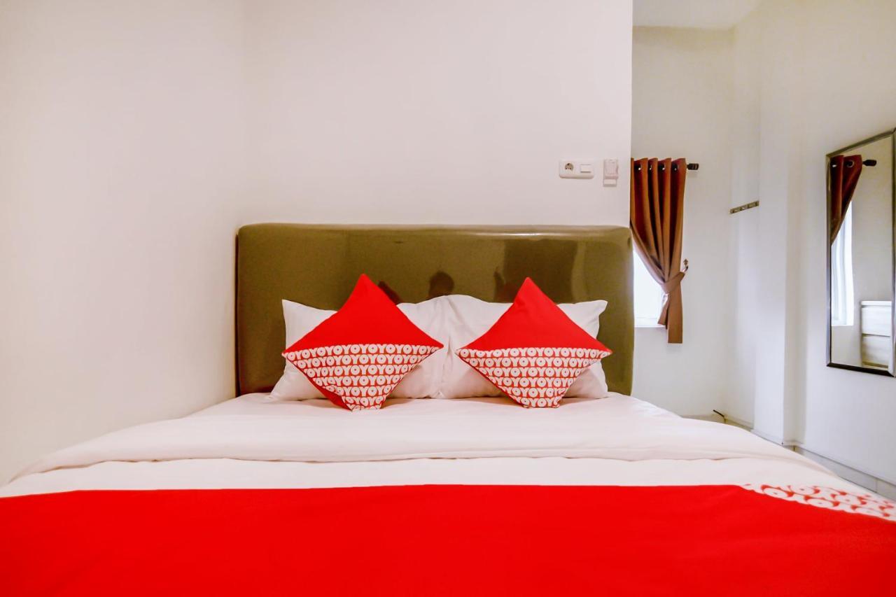 Oyo 183 The Pipe House Hotel Palembang Exterior photo