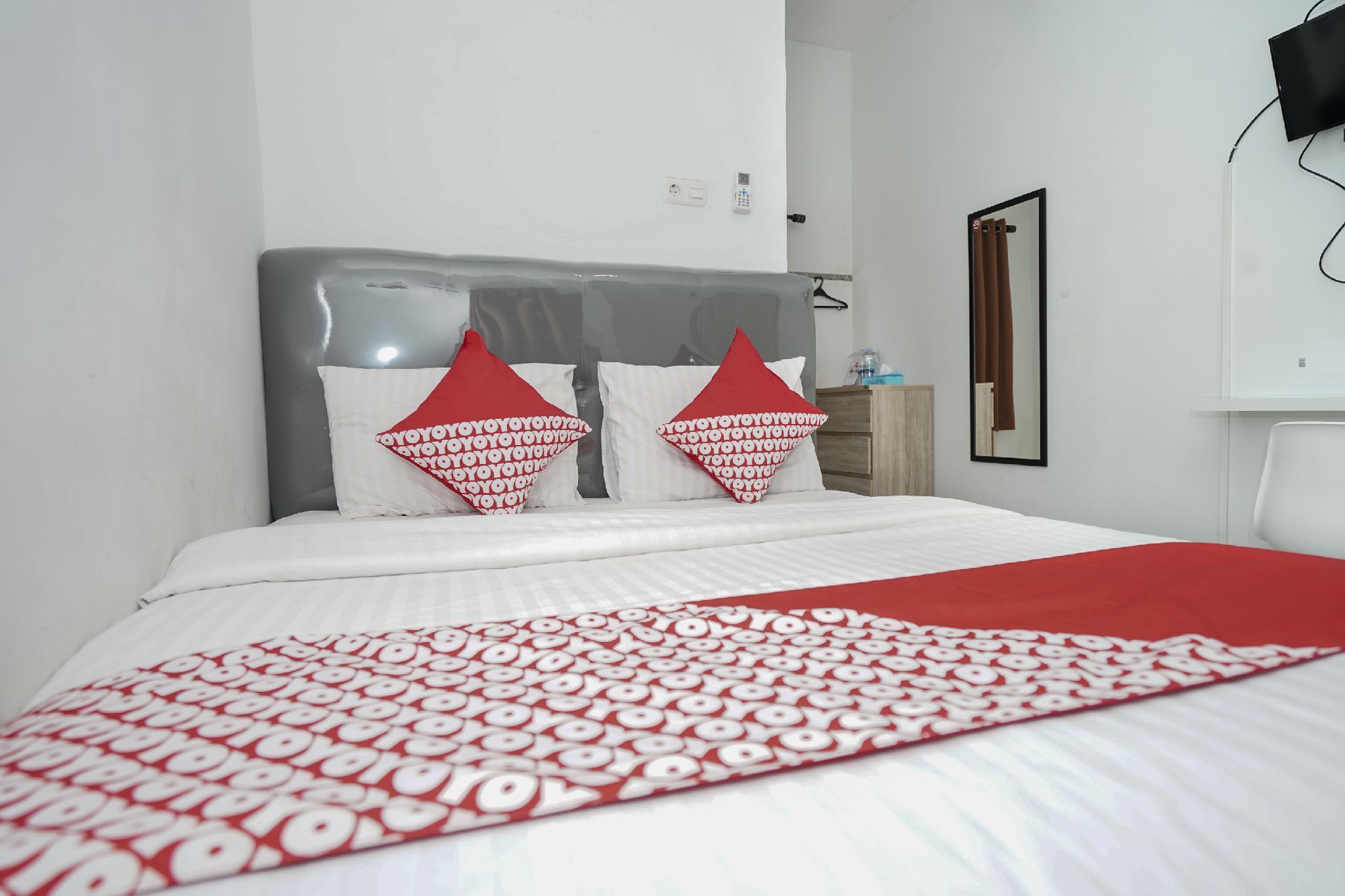 Oyo 183 The Pipe House Hotel Palembang Exterior photo